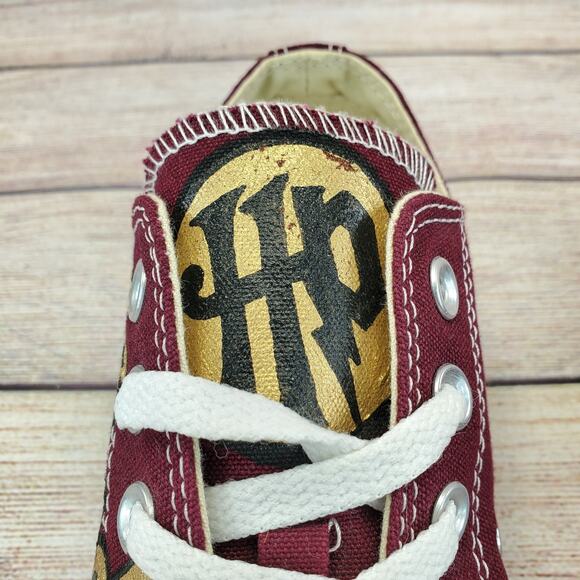 Converse Chuck Taylor All Star Low Harry Potter Gryffindor Women's Size 7.5 - Picture 8 of 10
